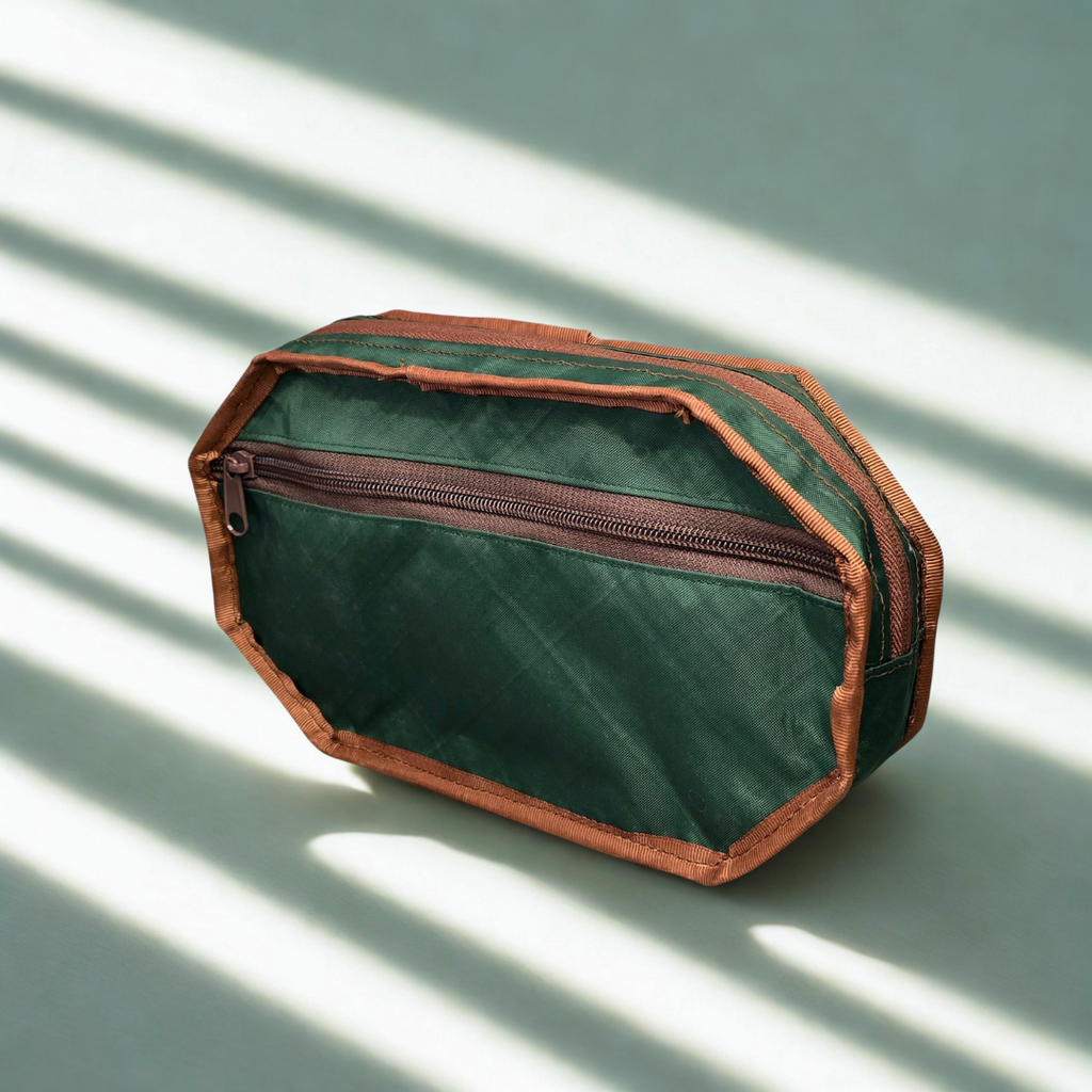 Chronos Crossbody 2L image 11