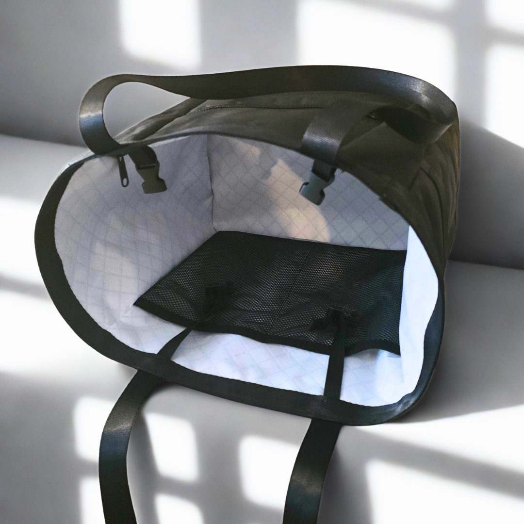 Tyche Tote 20L image 1