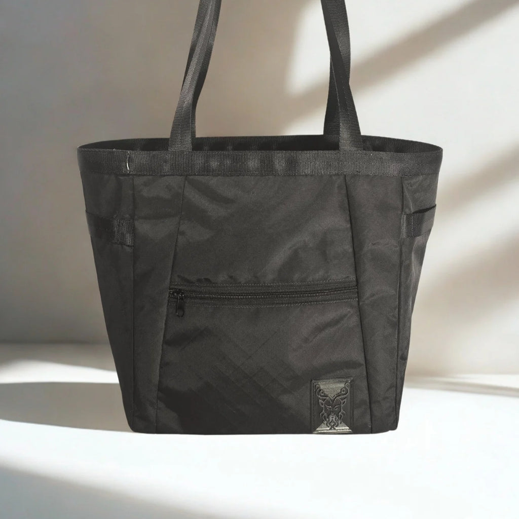 Tyche Tote 20L image 6