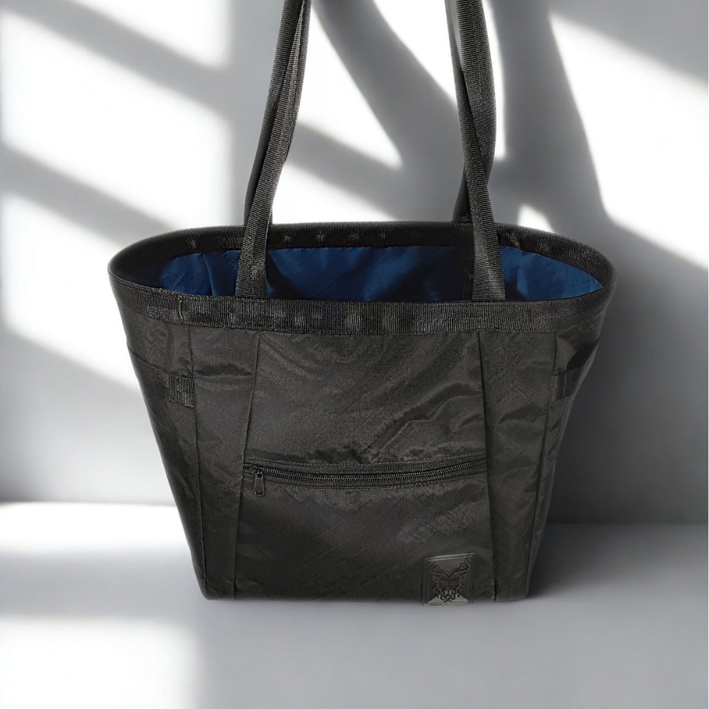Tyche Tote 20L image 4