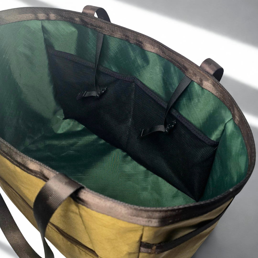 Tyche Tote 30L image 5