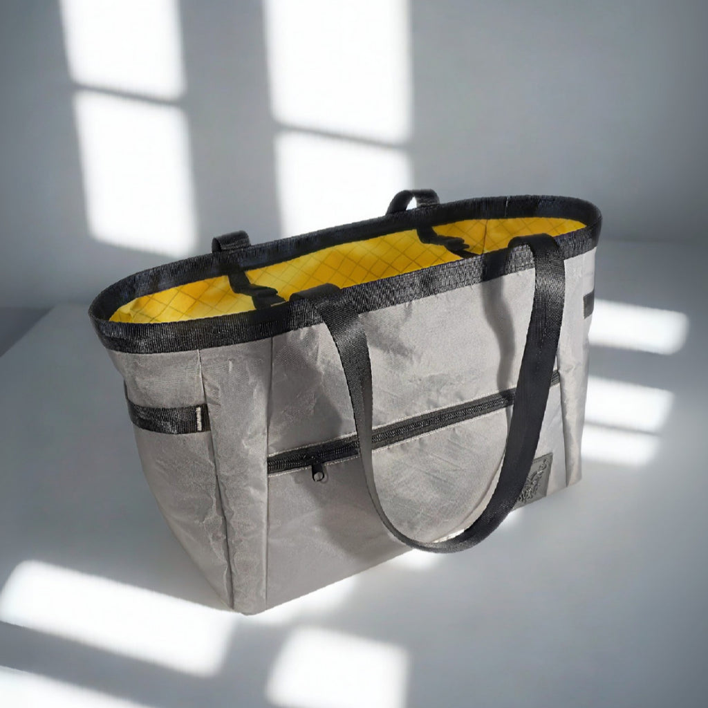 Tyche Tote 40L image 1