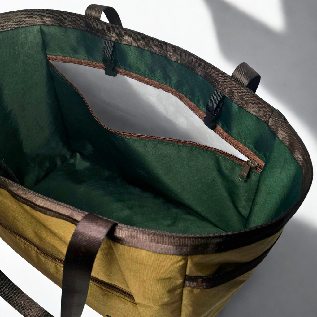 Tyche Tote 30L image 4